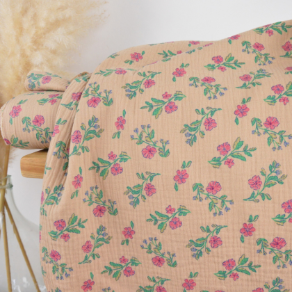 Tissu double gaze de coton Lina fleurs pourpre fond beige