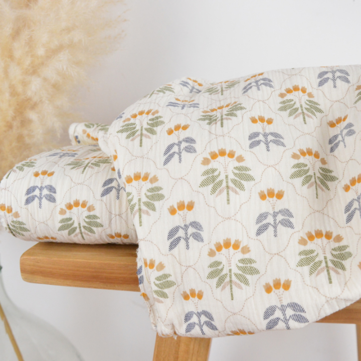 Tissu double gaze de coton Sevigne motif fleurs fond écru