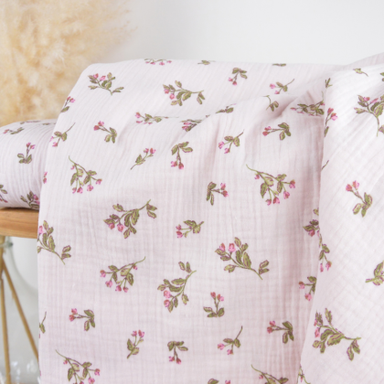 Tissu double gaze de coton Souella motif fleurs fond rose morganite