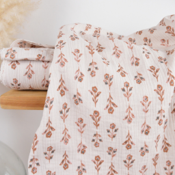 Tissu double gaze de coton Kandira motif fleurs camel fond latté