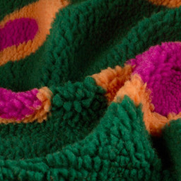Tissu sherpa motif coeurs roses fond vert - OEKO TEX