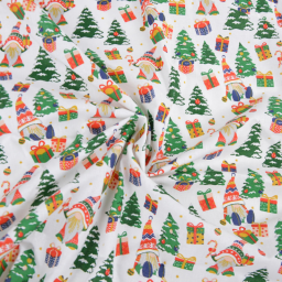 Tissu cretonne coton de Noël motif gnomes fond blanc - Okeo tex