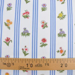 Tissu Borie en coton motif fleurs et rayures bleues fond blanc - OEKO TEX
