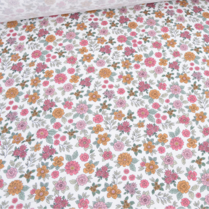 Double gaze marion motifs fleurs roses fond blanc - exclusivité made in tissus