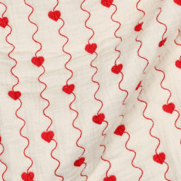 Tissu double gaze matelassé motif coeurs brodés rouges - OEKO TEX