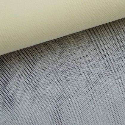 Tulle raide coloris ivoire 100% polyamide 300cm 27gr/m²