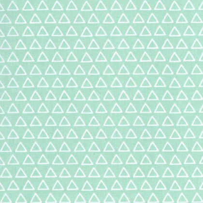 Tissu 100% coton dessin triangles blanc fond menthe.x1m