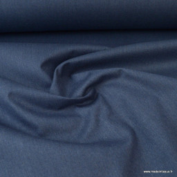 Tissu gabardine polyester viscose enduite étanche bleu denim.