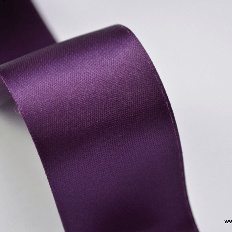 https://www.madeintissus.fr/23049-product_hd/ruban-satin-violet-38-mm-au-metre.jpg