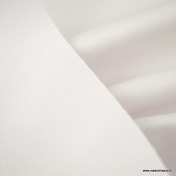 Tissu Gabardine enduite étanche blanc.