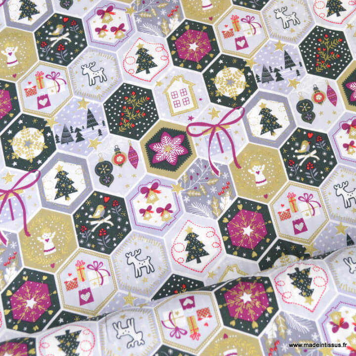Tissu de Noël hexagone motif noël or fond blanc cassé - Oeko tex