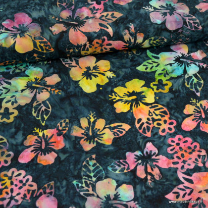 Tissu Batik fond motifs fleurs fond noir
