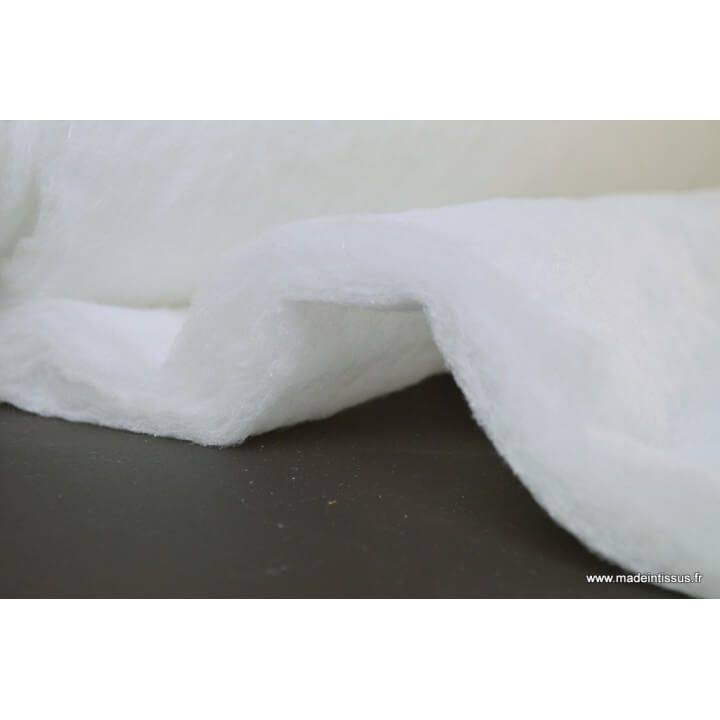 ouate polyester 100 grammes / m2 laize 150cm par tranche de 50cm