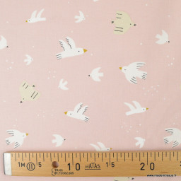 Tissu cretonne coton Wazou motifs oiseaux fond rose fanée -  oeko tex