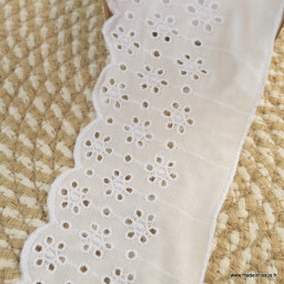 Broderie Anglaise blanche Izée - 70mm