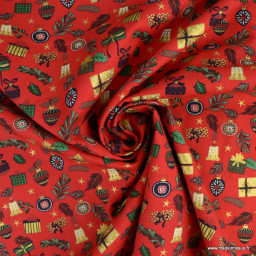 Tissu de Noël motif cadeaux et boules de Noël fond rouge - Oeko tex