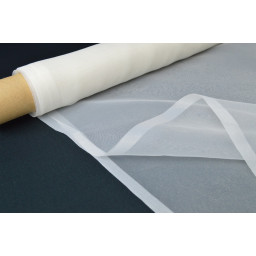 Organza  ivoire 100% polyester 300cm x50cm