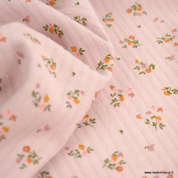 Tissu coton gaufré seersucker type double gaze motifs fleurs fond vieux rose Mathilda