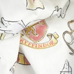 Tissu Harry Potter motifs chouette Hedwig, lunettes, écharpe, maison Gryffondor fond blanc