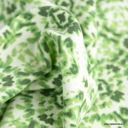 Tissu Bengaline motif rosaces vert et blanc