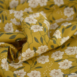 Tissu coton fleuri fond moutarde - RJR fabric - Get out and explore