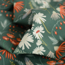 Tissu Art Gallery Fabrics collection Campsite motif fleurs et plumes fond vert