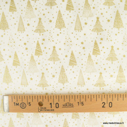 Tissu de Noël motif foret de sapins et étoiles or fond blanc cassé - OEKO TEX