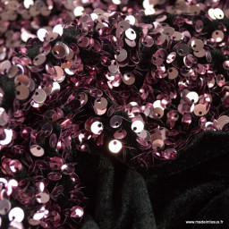 Tissu Sequin vieux rose sur velours noir