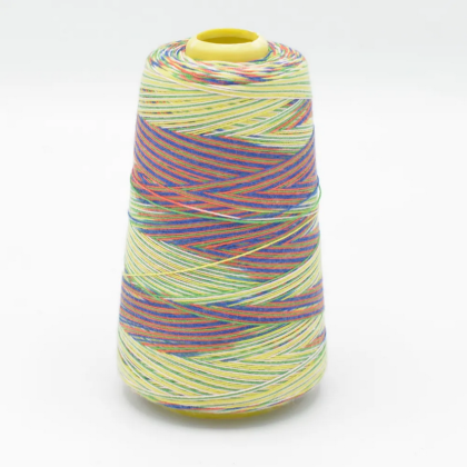 Cône de fil à coudre 100% polyester Multicouleur vert, bleu et jaune - 3000 yards