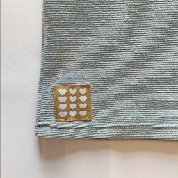 Etiquette tissée motifs petits coeurs écru fond Or - Ikatee