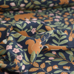 Tissu jersey motif ours, écureuils et fleurs fond bleu marine - Poppy Fabrics