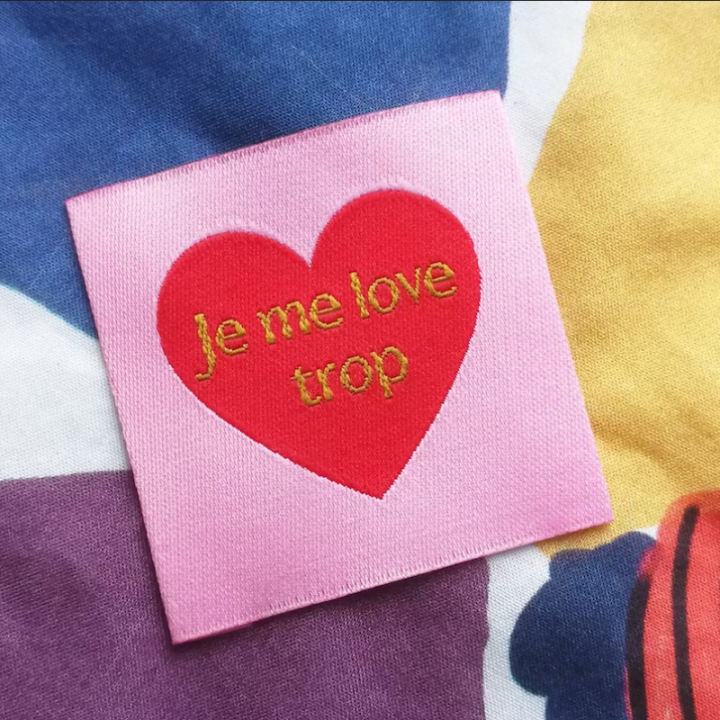 Lot de 5 étiquettes tissées - JE ME LOVE TROP