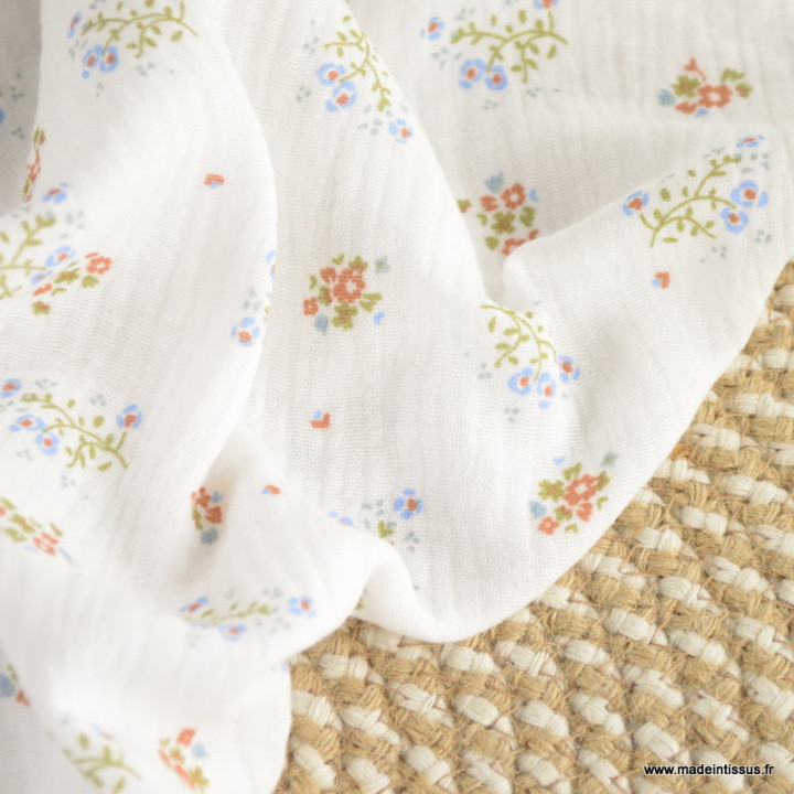 Tissu Double gaze Zoli motif fleurs blanc et bleu - oeko tex