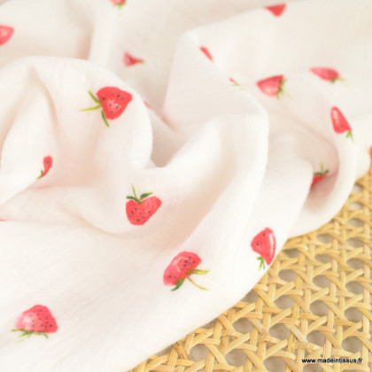 Double gaze motif fraises fond blanc - oeko tex