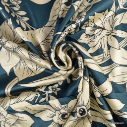 Tissu Satin motif fleurs écru fond bleu