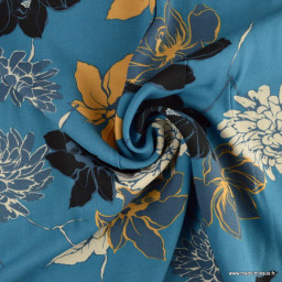 Tissu twill Viscose motif fleurs fond bleu
