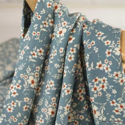 Popeline de viscose Margotte motif fleurs fond jean
