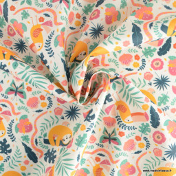 Tissu coton Enduit motif paresseux, perroquets et papillons dans la jungle
