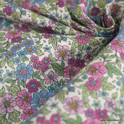 Tissu coton Enduit motif fleurs roses et bleu fond écru