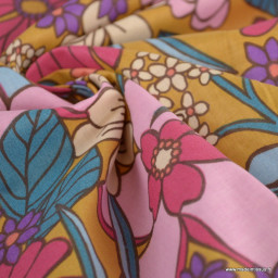 Tissu coton imprimé William fleurs roses fond Camel - Oeko tex