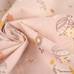 Tissu coton motifs Princesses et fleurs rosée- oeko tex