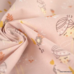 Tissu coton motifs Princesses et fleurs rosée- OEKO TEX