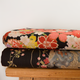 Tissu Kokka fleurs traditionnelles fond Noir "Japanese Fan"