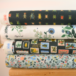 Tissu Rifle Paper motif fleurs fond céladon - collection Curio