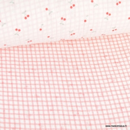Double gaze de coton Bio réversible motif cerises rouges et carreaux fond blanc