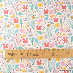 Tissu coton Redwood motif ecureuils, escargots, herissons et feuilles de chêne