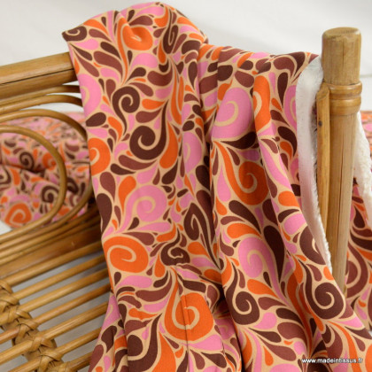 Tissu twill Viscose motif arabesques vintage rose, orange et chocolat