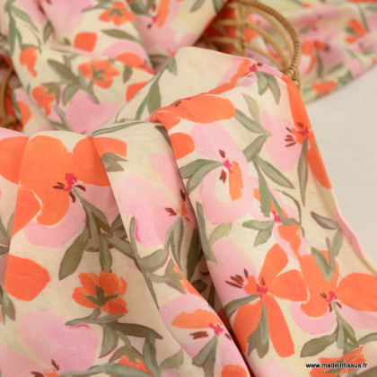 Tissu Viscose motif fleurs roses et orange fond écru