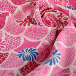 Tissu popeline motifs ecailles japonaises fond Rose - Oeko tex