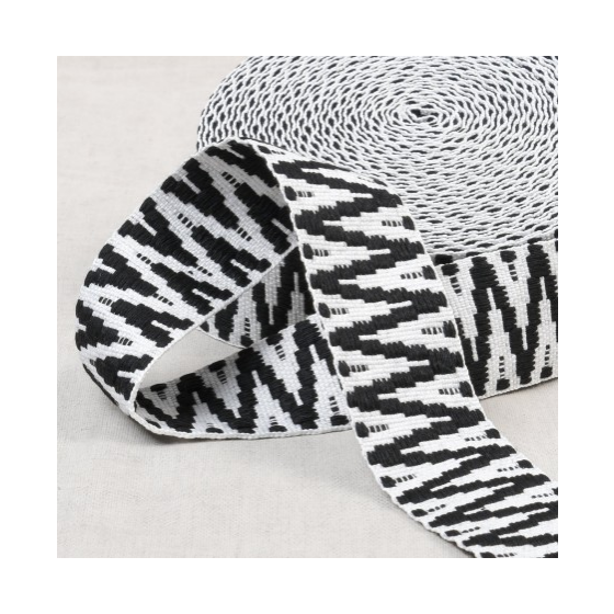 Sangle Jacquard Noire 5 M X 38 Mm - Polycoton - Motif En V - Pour Poignées De Sac, Bricolage, Customisation Ruban Tissu Bricolage Sangle Jacquard Noire 5 M X 38 Mm - Polycoton - Motif En V - Pour Poignées De Sac, Bricolage, Customisation Ruban Tissu Bricolage